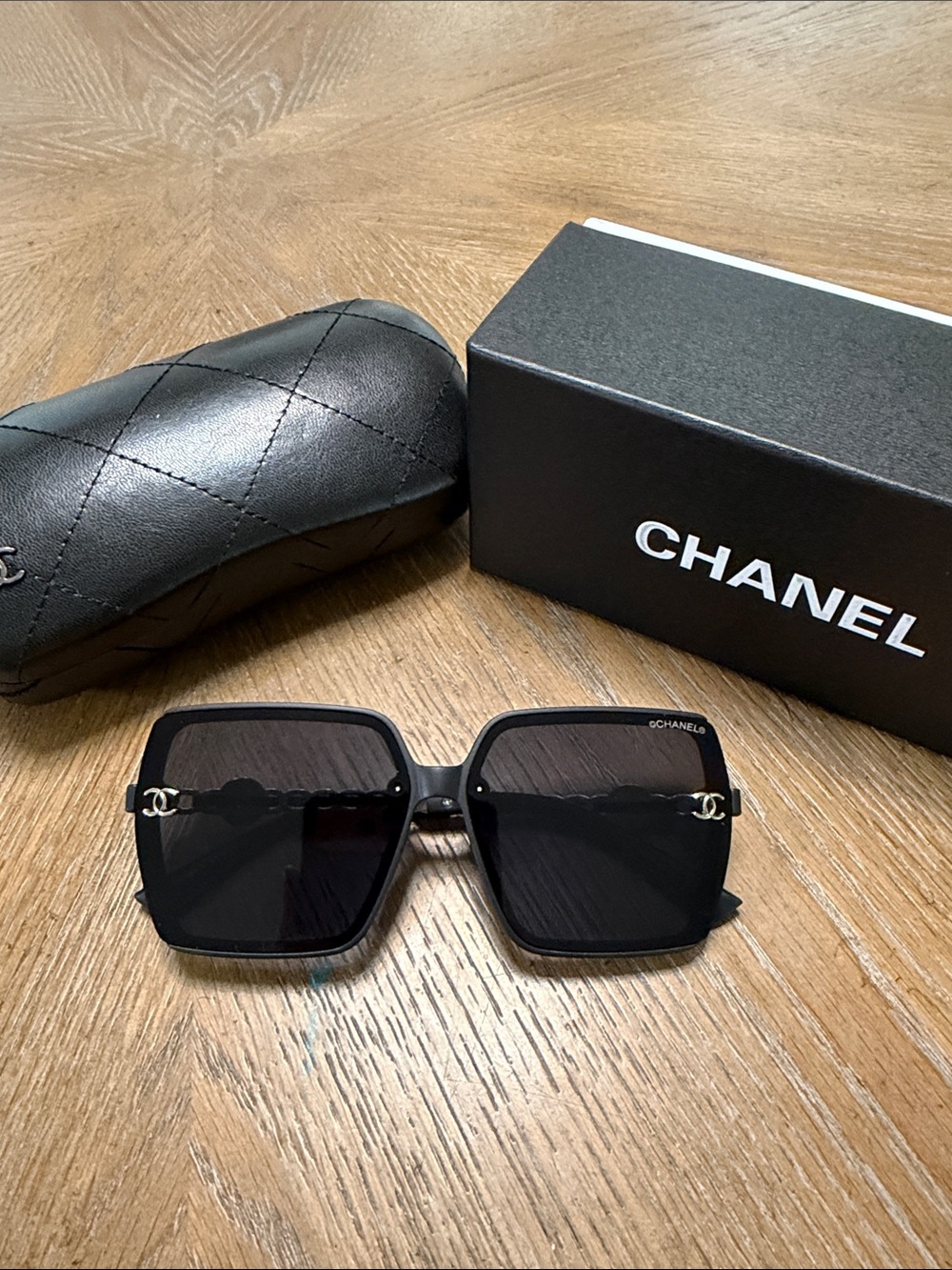 CHANEL Black Square Sunglasses with Silver CC Chain Accent - Picture 4 of 10